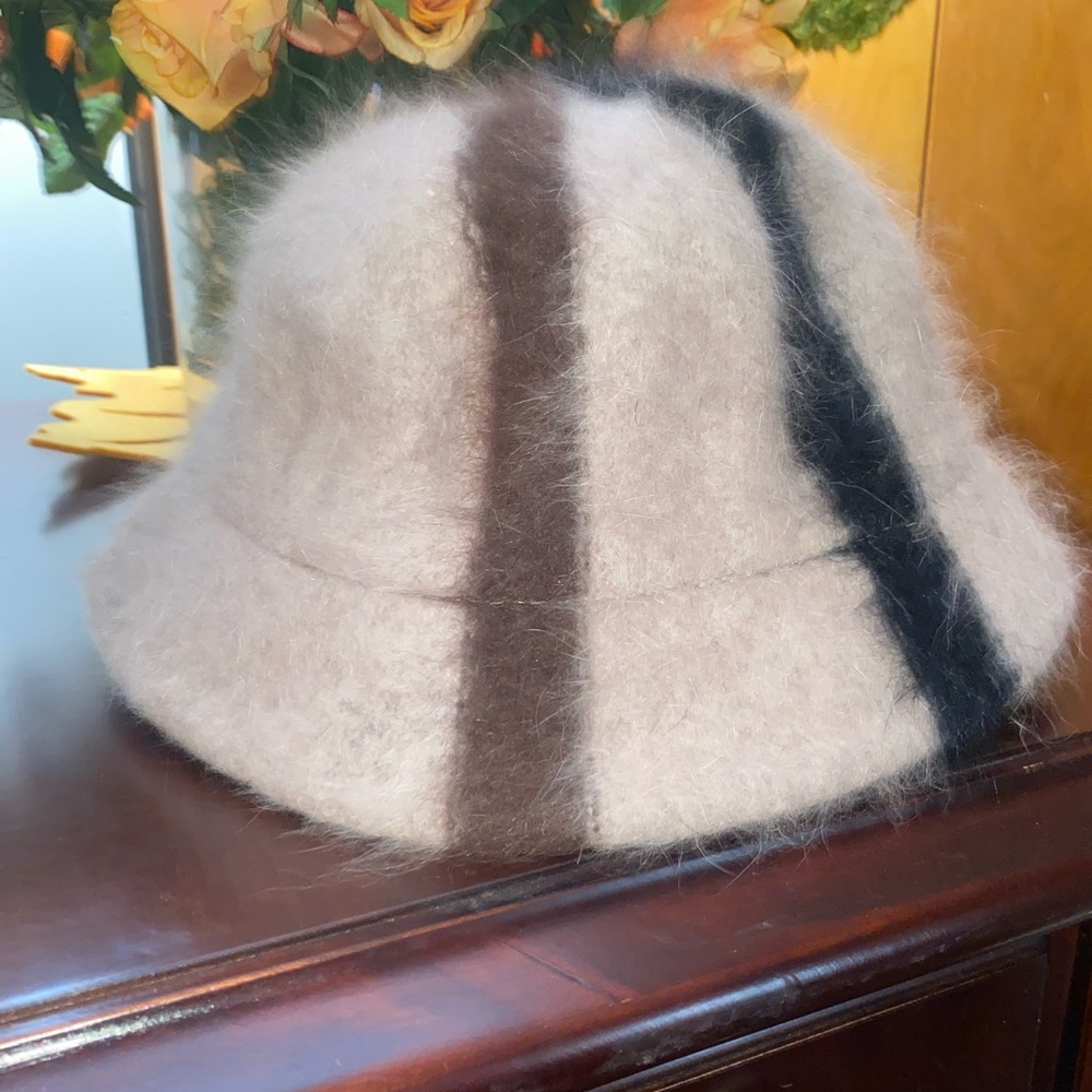 Winter hat - Picture 3 of 7